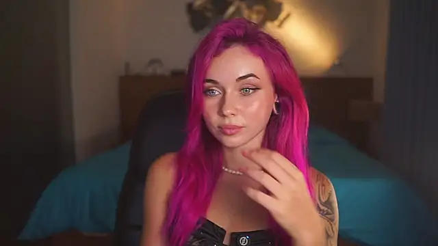 Sarah Pink online show from April 12, 2026, 2:11 pm