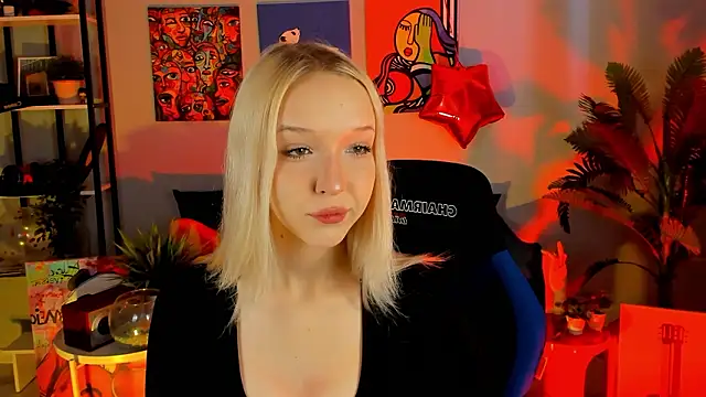 MaoqiBeverly online show from March 12, 2026, 8:09 am