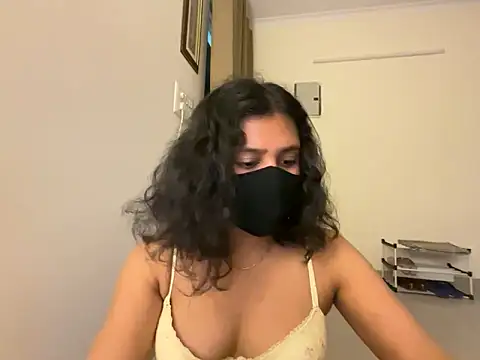 Anna girl22 online show from April 15, 2026, 5:31 pm