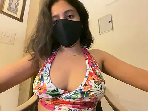 Anna girl22 online show from April 18, 2026, 4:55 pm