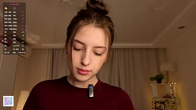 LeanneDinkle online show from April 4, 2026, 4:11 am