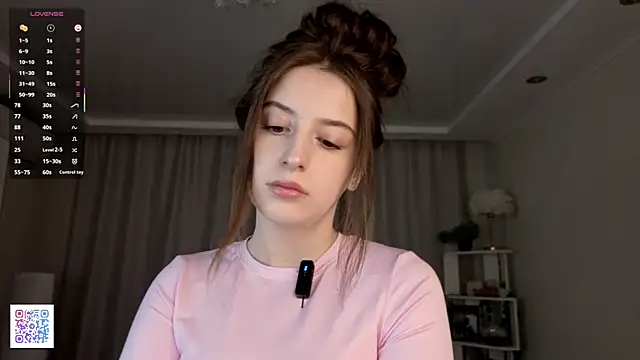 LeanneDinkle online show from April 19, 2026, 5:07 am