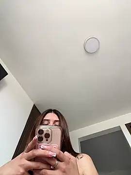 alison parkerr26 online show from February 21, 2026, 7:15 pm