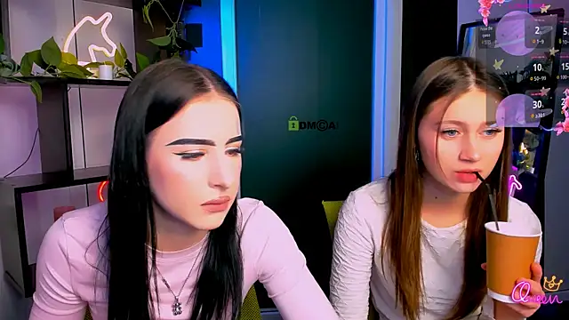 arianaa cat online show from March 24, 2026, 8:14 pm