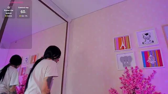 Ashley Blum  online show from April 14, 2026, 12:11 pm