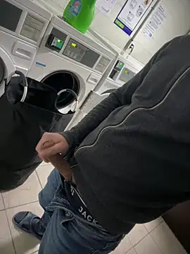 Snapshot of johnwickdhb970210 chatting on February 9, 2026, 6:12 pm johnwickdhb970210 online show from February 9, 2026, 6:12 pm