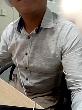 tresporcincoesmimedida online show from February 3, 2026, 7:30 pm