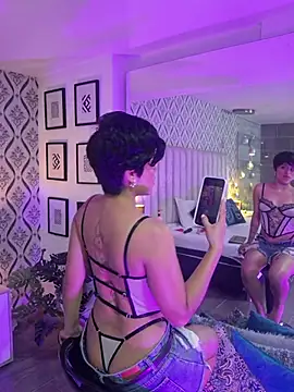 Eva Monroes online show from April 2, 2026, 4:21 am