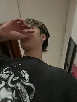 AlexanderCollman2 online show from April 21, 2026, 2:37 am