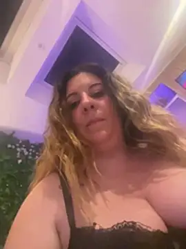 Snapshot of JasmineGlow7 chatting on June 1, 2026, 7:37 pm JasmineGlow7 online show from June 1, 2026, 7:37 pm