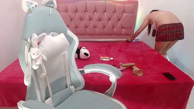 snowhot-69 online show from March 21, 2026, 12:37 am