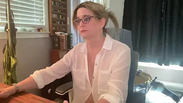 wetrainbows online show from March 10, 2026, 4:45 pm