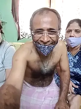 HoneyHush online show from March 12, 2026, 9:37 am