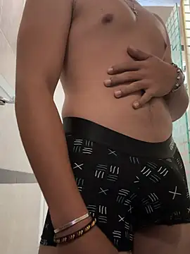 hottest marut online show from March 18, 2026, 6:33 pm