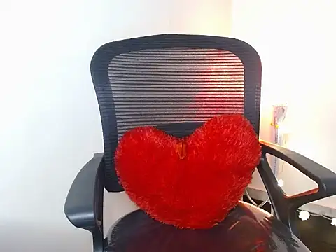 Snapshot of ELIZA_01 chatting on February 6, 2026, 5:56 am ELIZA 01 online show from February 6, 2026, 5:56 am