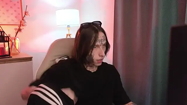 swagamee online show from April 18, 2026, 9:04 pm