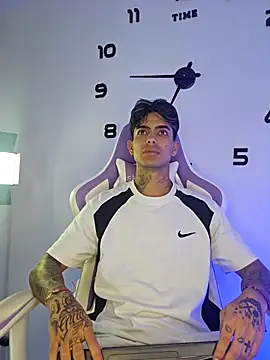 Snapshot of miguel_aguirre_ chatting on February 20, 2026, 12:38 pm miguel aguirre online show from February 20, 2026, 12:38 pm