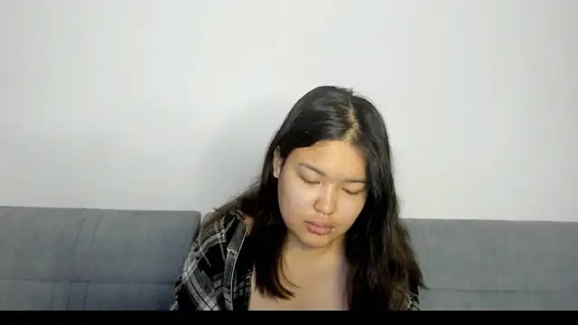 luna yum online show from February 25, 2026, 7:23 pm