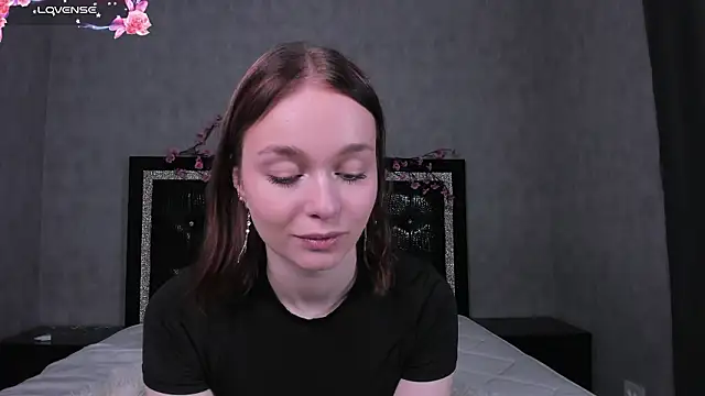 LillianPerry online show from March 12, 2026, 5:52 pm