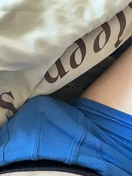 twankletoes1234 online show from March 13, 2026, 10:22 am