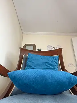 LilaRvsh online show from April 17, 2026, 5:16 pm