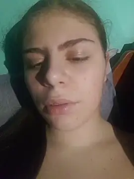 Snapshot of miraevelina chatting on February 4, 2026, 1:22 am miraevelina online show from February 4, 2026, 1:22 am