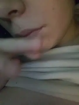 Snapshot of miraevelina chatting on February 10, 2026, 8:35 pm miraevelina online show from February 10, 2026, 8:35 pm