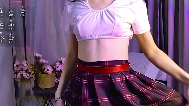 Snapshot of NicoleLuxe chatting on March 3, 2026, 7:09 pm NicoleLuxe online show from March 3, 2026, 7:09 pm