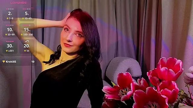 NicoleLuxe online show from March 8, 2026, 6:55 pm