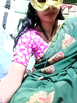 Royal hotti0011 online show from March 9, 2026, 9:13 am