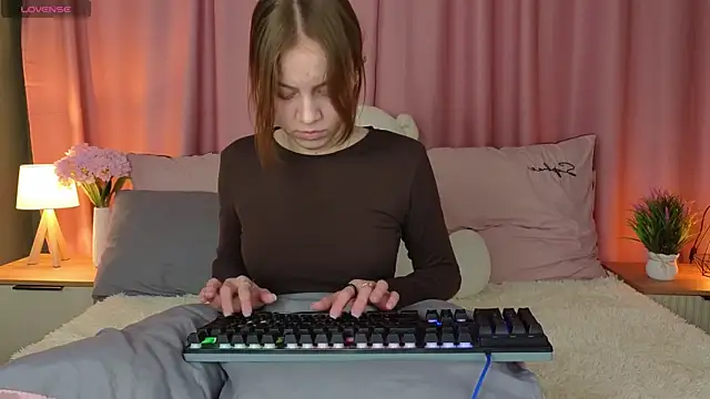 Snapshot of AliceYummy chatting on February 18, 2026, 7:54 pm AliceYummy online show from February 18, 2026, 7:54 pm