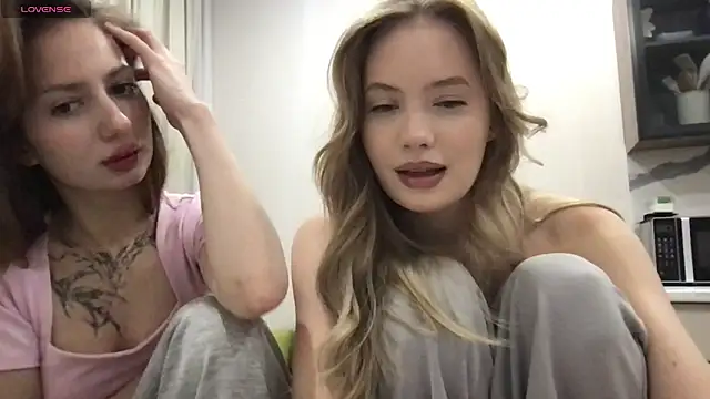 lola boo online show from March 8, 2026, 11:19 pm