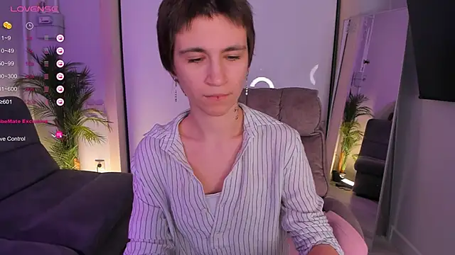 AutumnWhisper online show from February 5, 2026, 9:41 pm