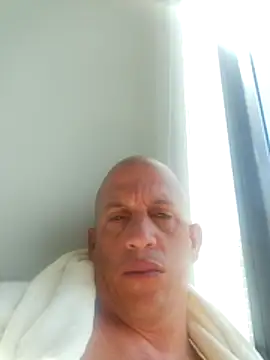 superhotpapi online show from February 11, 2026, 6:02 pm