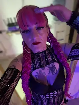 Karolaiin LS online show from February 8, 2026, 8:34 pm