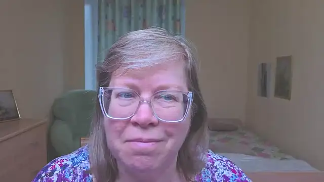 Emma Eclipsee online show from April 5, 2026, 12:24 pm