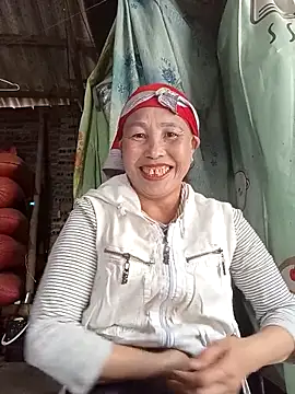 Snapshot of lena-cute chatting on February 7, 2026, 8:07 am lena-cute online show from February 7, 2026, 8:07 am