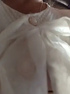 lena-cute online show from May 15, 2026, 2:51 am
