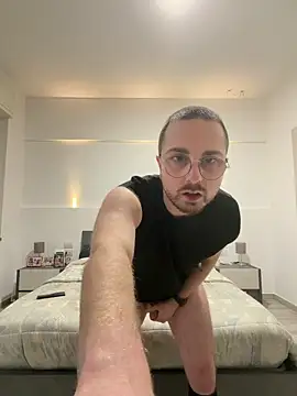 Snapshot of ItalianAlex chatting on February 10, 2026, 4:33 pm ItalianAlex online show from February 10, 2026, 4:33 pm