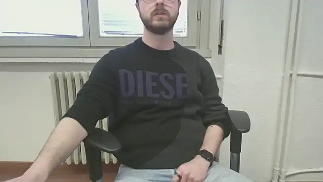 Snapshot of ItalianAlex chatting on February 26, 2026, 2:05 pm ItalianAlex online show from February 26, 2026, 2:05 pm