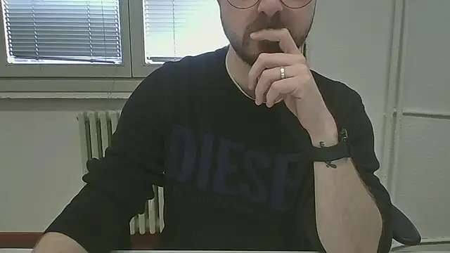 Snapshot of ItalianAlex chatting on March 27, 2026, 1:22 pm ItalianAlex online show from March 27, 2026, 1:22 pm
