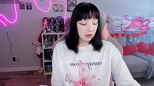 MollysLand online show from February 16, 2026, 8:21 am