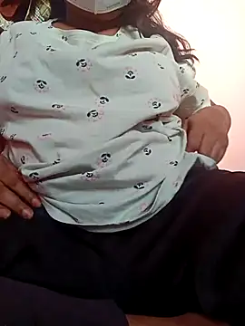 Snapshot of vyshali_vyshu chatting on February 4, 2026, 12:11 pm vyshali vyshu online show from February 4, 2026, 12:11 pm