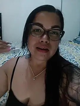 LuanaLeon online show from March 3, 2026, 3:01 am