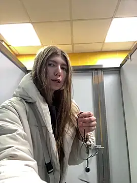 Bubble Chloe online show from February 15, 2026, 3:20 pm