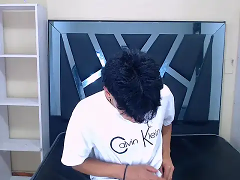 sebas twink7 online show from February 7, 2026, 3:32 am