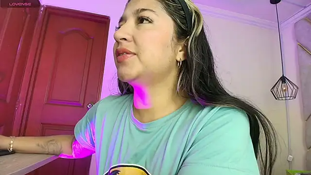 Dahiana Dmour  online show from April 15, 2026, 12:56 pm