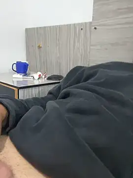 Snapshot of Luiznflp3 chatting on March 3, 2026, 10:43 am Luiznflp3 online show from March 3, 2026, 10:43 am