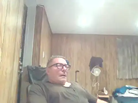 Snapshot of melvinsnow chatting on December 16, 2024, 9:03 am melvinsnow online show from December 16, 2024, 9:03 am