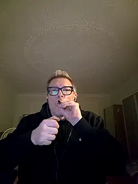 Snapshot of melvinsnow chatting on February 27, 2026, 8:03 am melvinsnow online show from February 27, 2026, 8:03 am